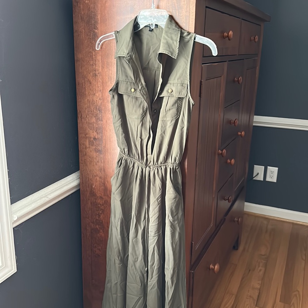 Collared wide leg jumpsuit in olive